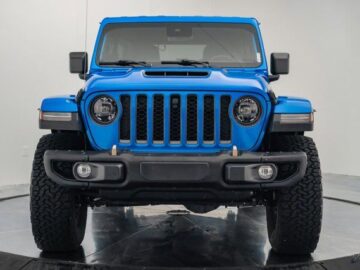 2023 Jeep Wrangler Rubicon 392 Xtreme Recon 35-Inch Tire Package
