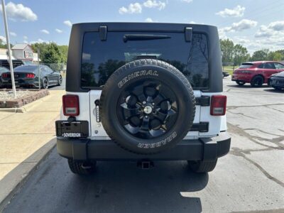 2013 Jeep Wrangler Unlimited Sahara SUV