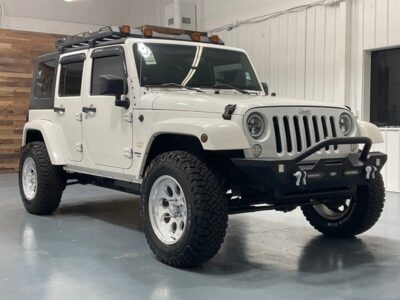 2010 Jeep Wrangler Unlimited Sahara 4X4 / 3.8L V6 / Hard Top SUV
