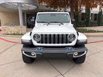 2024 Jeep Wrangler Sahara 4XE SKY One-Touch Power Top Trailer TOW Package